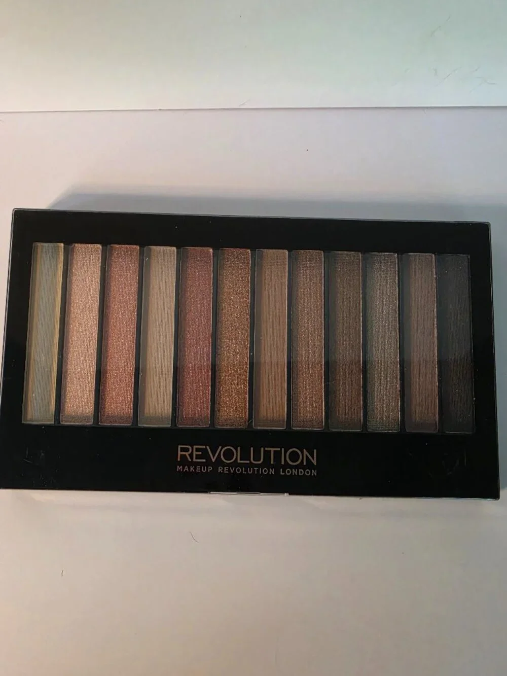 Makeup Revolution Iconic 3 Eyeshadow Palette